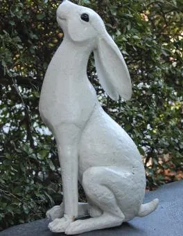 Moongazing hare - white