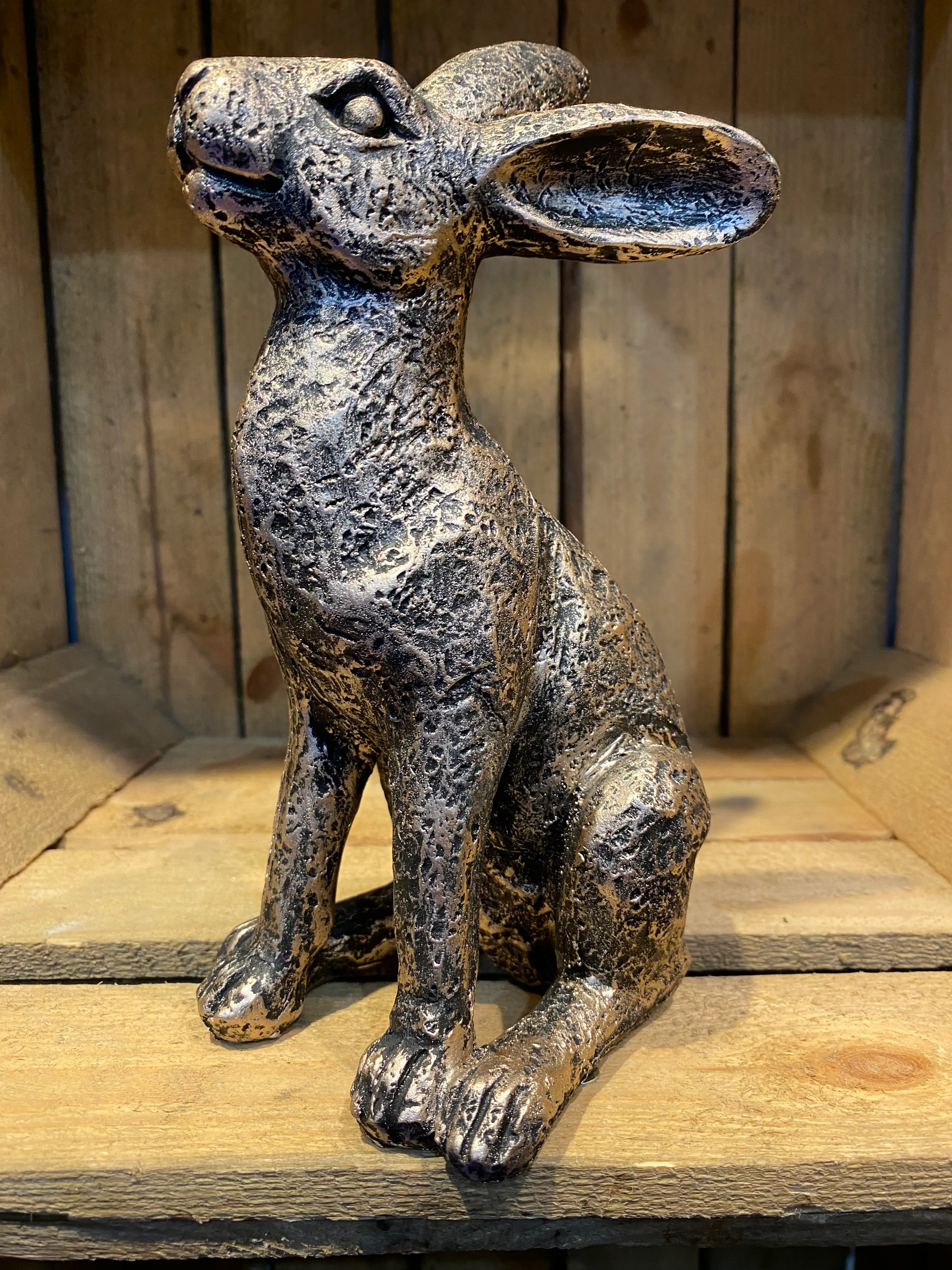 Alert hare - Medium new bronze