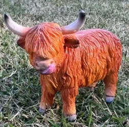 Highland Cow Coloured (miniature)